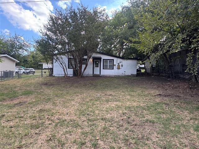 Building Photo - 204 Live Oak Ln