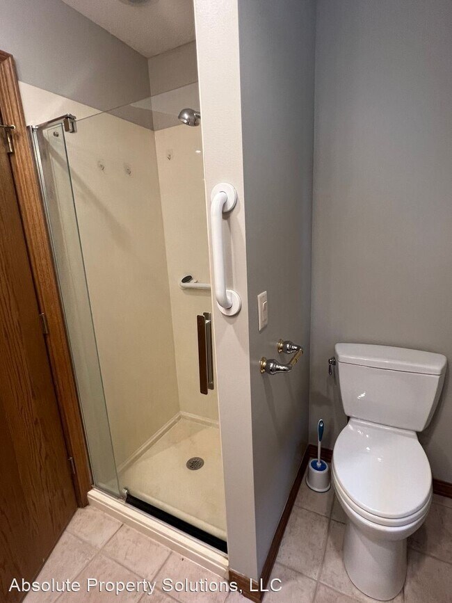 Building Photo - 4 br, 3 bath House - 207 S York Ave