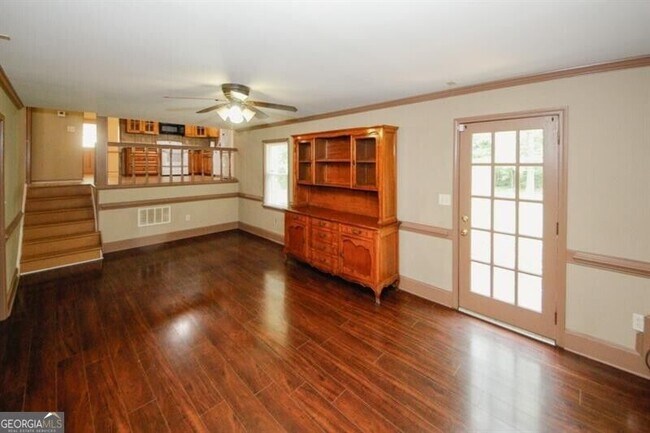 Building Photo - 4033 Scenic Mountain Dr SW