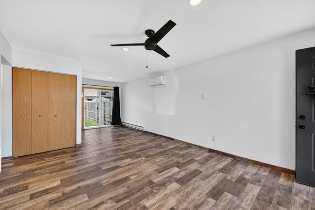 Building Photo - 1140 Ohio Ct