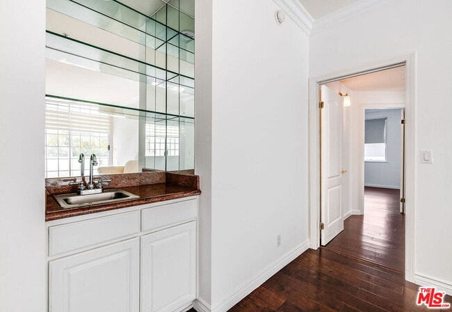 Building Photo - 10630 Eastborne Ave