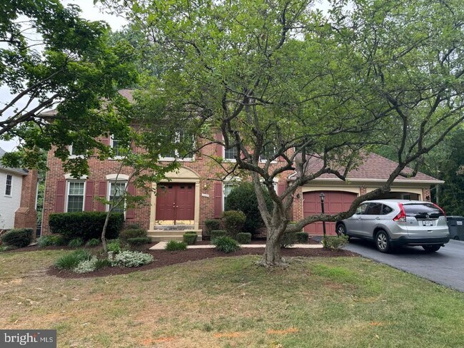 Building Photo - 12859 Valleywood Dr