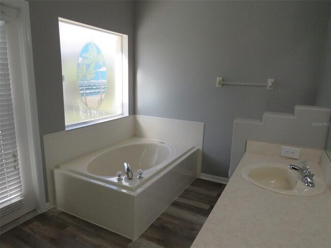 Building Photo - 16625 Palm Spring Dr