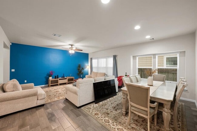 Building Photo - 6109 Arbor Crest Ln