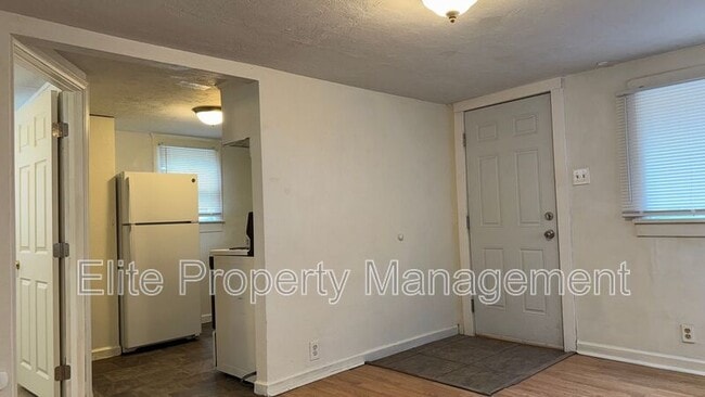 Building Photo - 1506 1/2 Spruce St