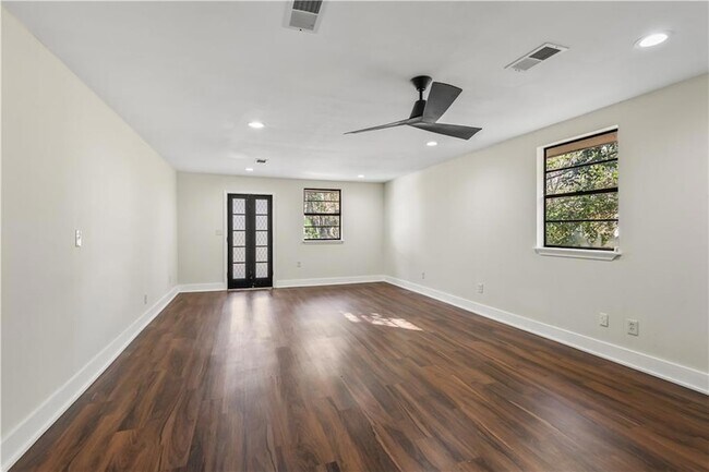 Building Photo - 72420 Bullard St
