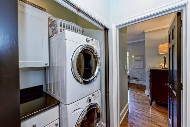 Building Photo - 600 Hermitage Ct