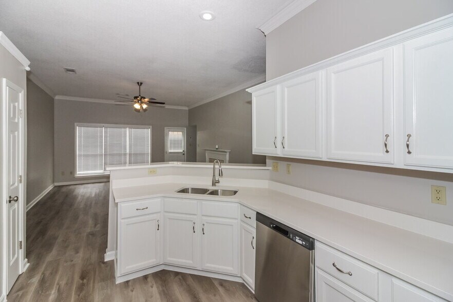 Building Photo - 8632 Brer Rabbit Cove