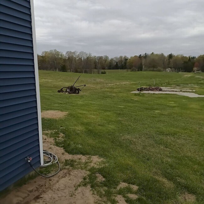 Building Photo - Private Country Living Near Fife Lake