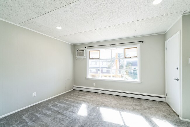 Building Photo - Recently Renovated 1 Bed, 1 Bath Gem in Wi...