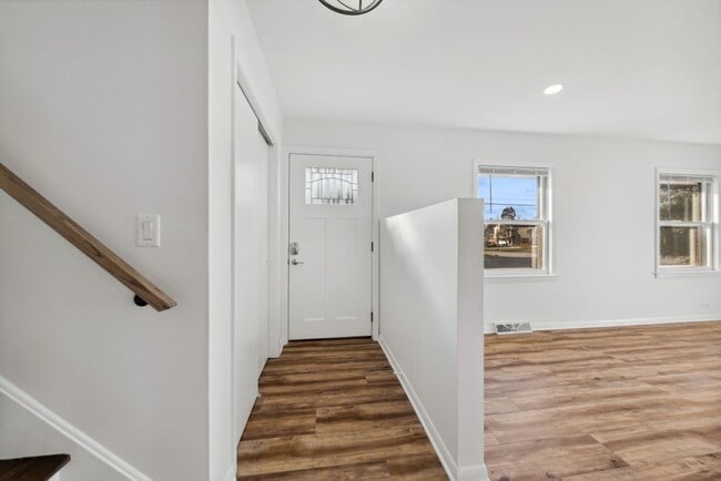 Building Photo - 4647 Johnson Ave