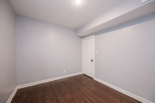 Building Photo - 3312 N Kostner Ave
