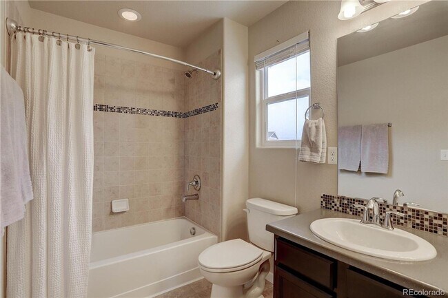 Building Photo - Beautiful 3 Bedroom 3 Bath Home Available for Rent!