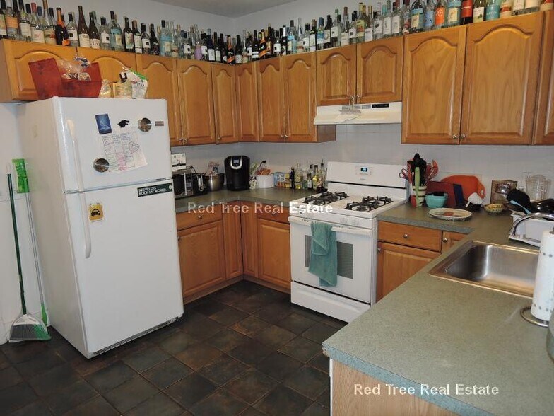 Building Photo - 51 Gardner St