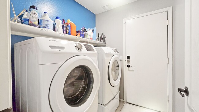 Building Photo - Beautifully updated home in Las Brisas Community of Goodyear!