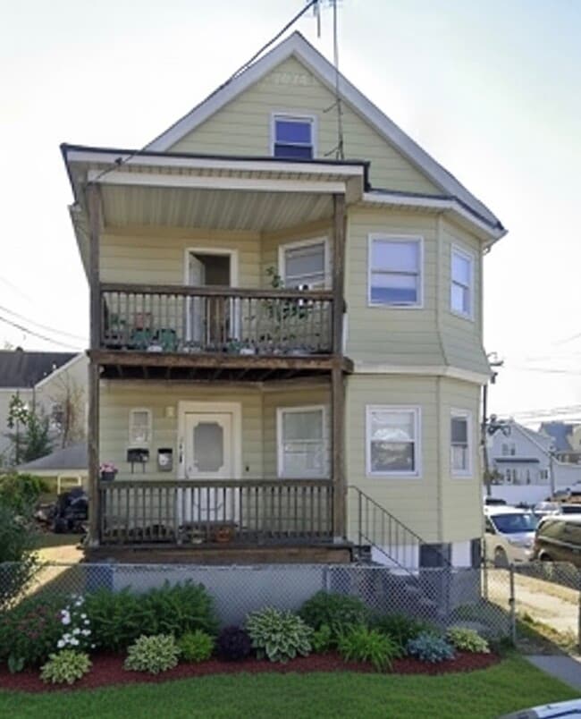 Building Photo - 242 Union Ave