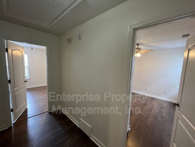 Building Photo - 10174 Sorrento Pl