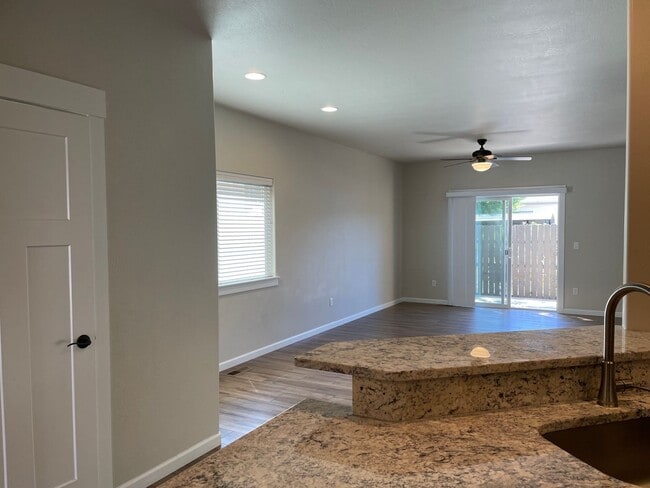 Building Photo - ****HALF OFF FIRST MONTH"S RENT*****Beautiful Two Story 3 Bedroom 2.5 Bath Townhome