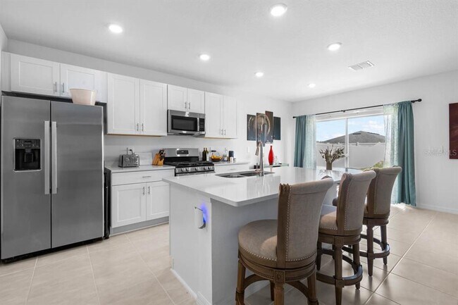 Building Photo - 13524 Camelot Ct