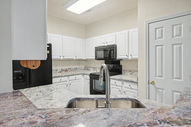 Building Photo - 113 Olde Towne Way