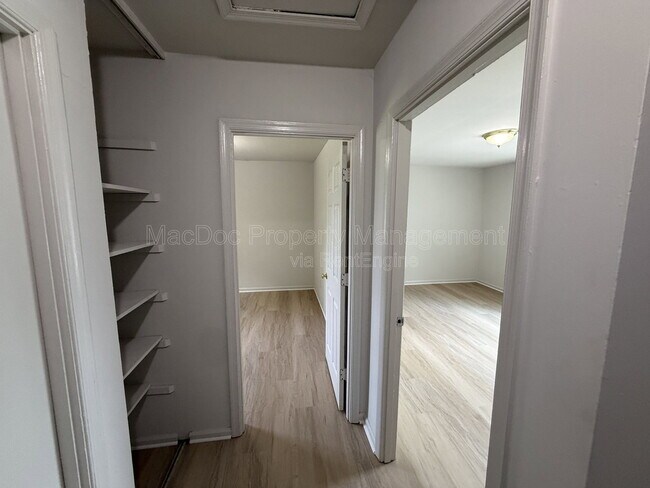 Building Photo - 809 Denton Cir
