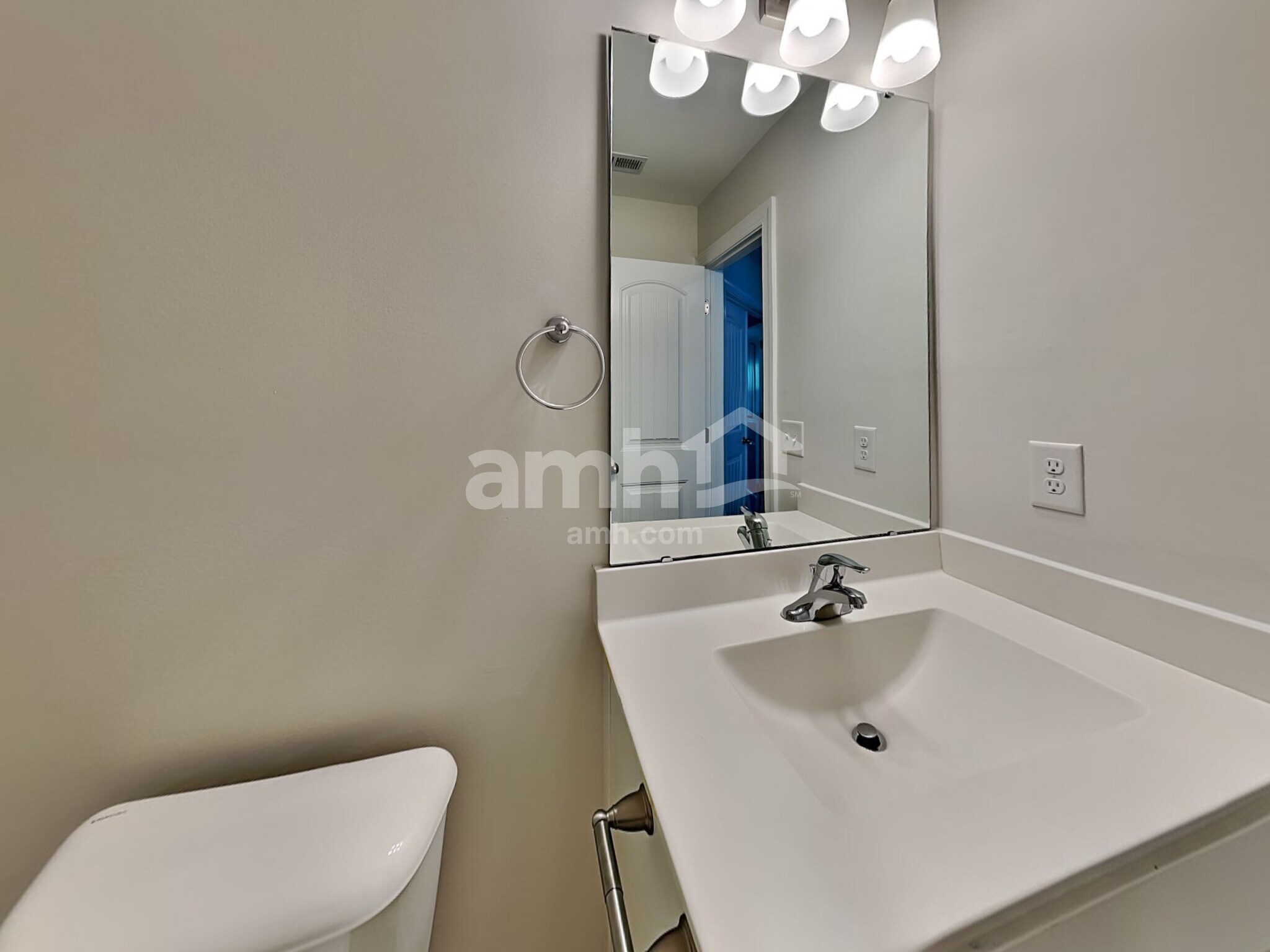 Building Photo - 102 White Ash Ln