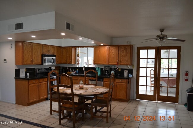 Building Photo - 658 S Palo Verde Dr