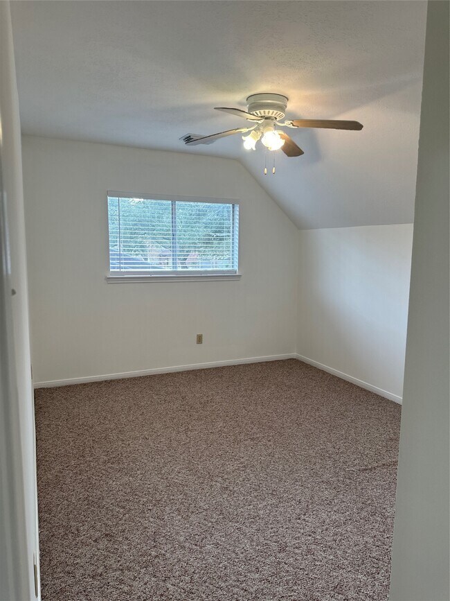 Building Photo - 16506 Canario Dr