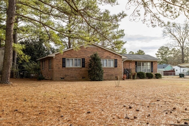 Building Photo - 332 Whitehall Dr