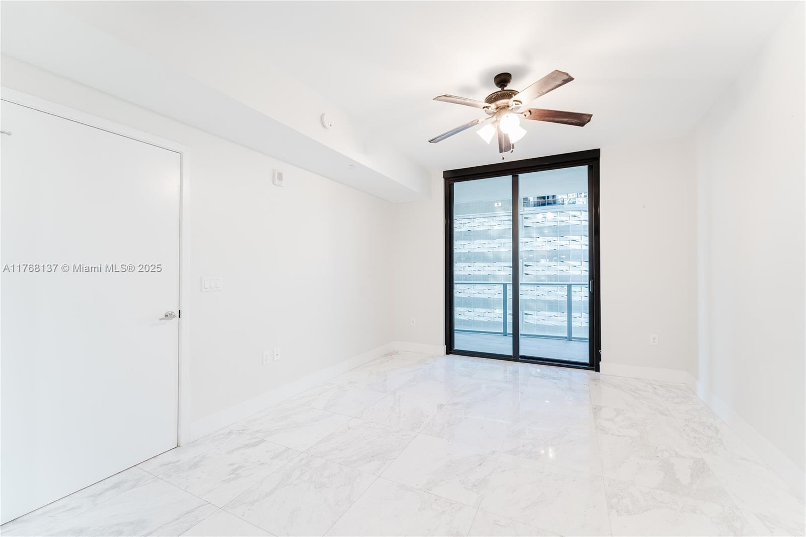 Building Photo - 1010 Brickell Ave