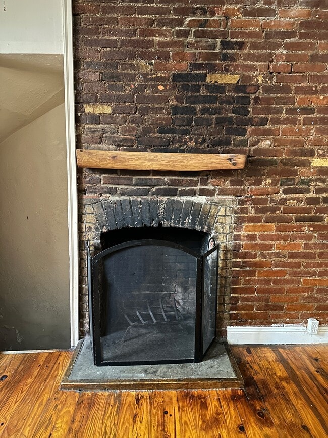 Building Photo - 623 American#F