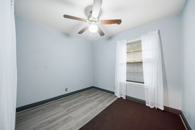 Building Photo - 6022 Castle Vw Dr