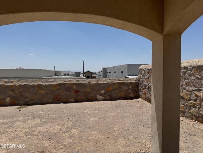 Building Photo - 229 Farnborough St