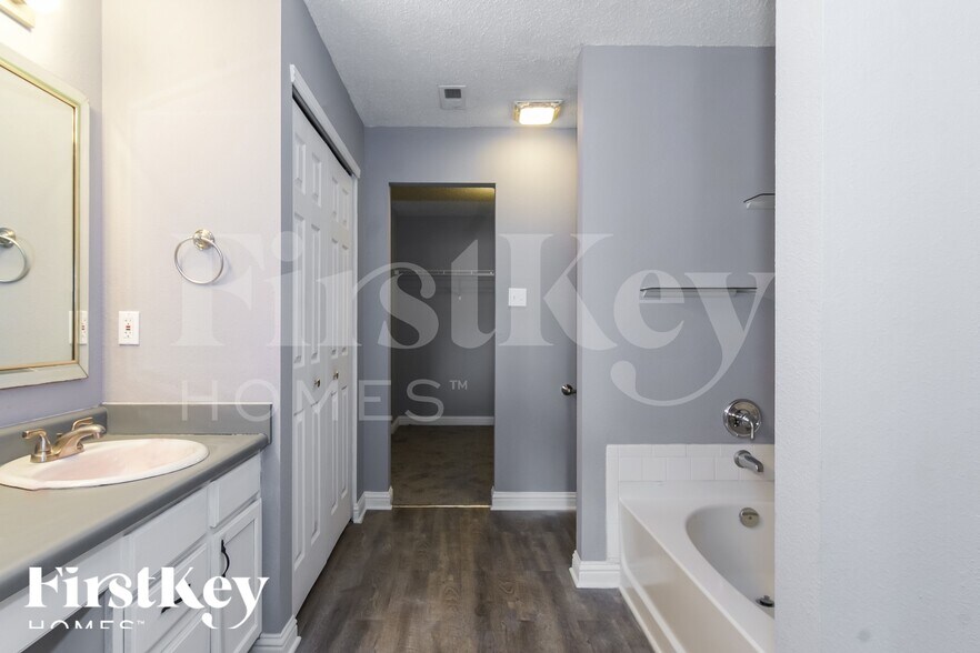 Building Photo - 8736 Belle Union Dr