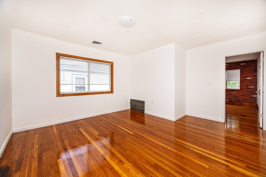 Building Photo - 19 Puritan Rd