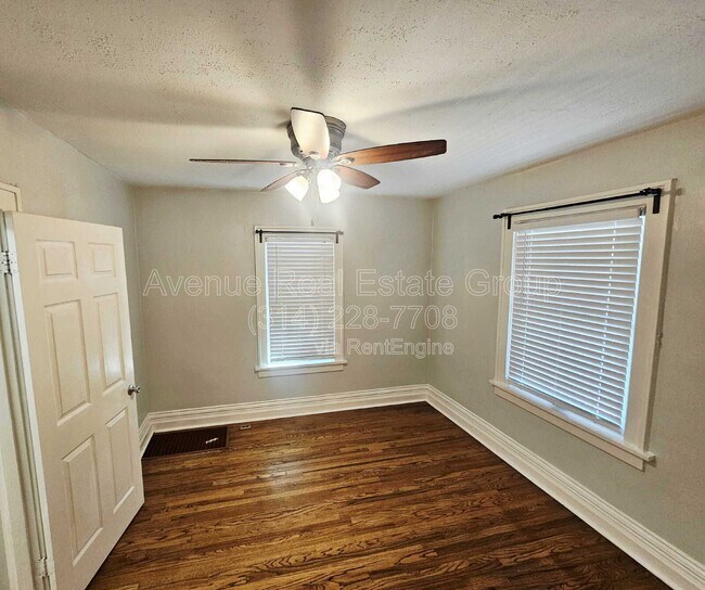 Building Photo - 3717 Cambridge Ave