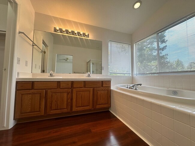 Building Photo - 5730 W Monte Verde Ct