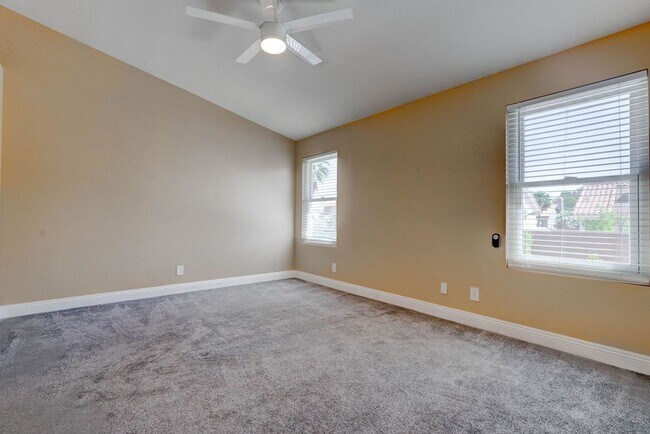 Building Photo - 26 Fantasia Ln