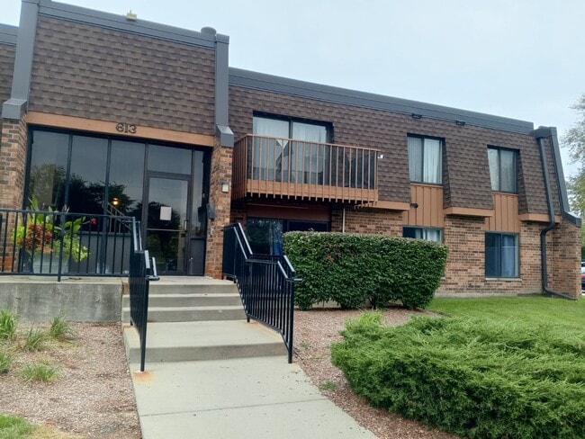 Primary Photo - 613 Limerick Ln