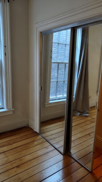 Building Photo - 303 3rd St