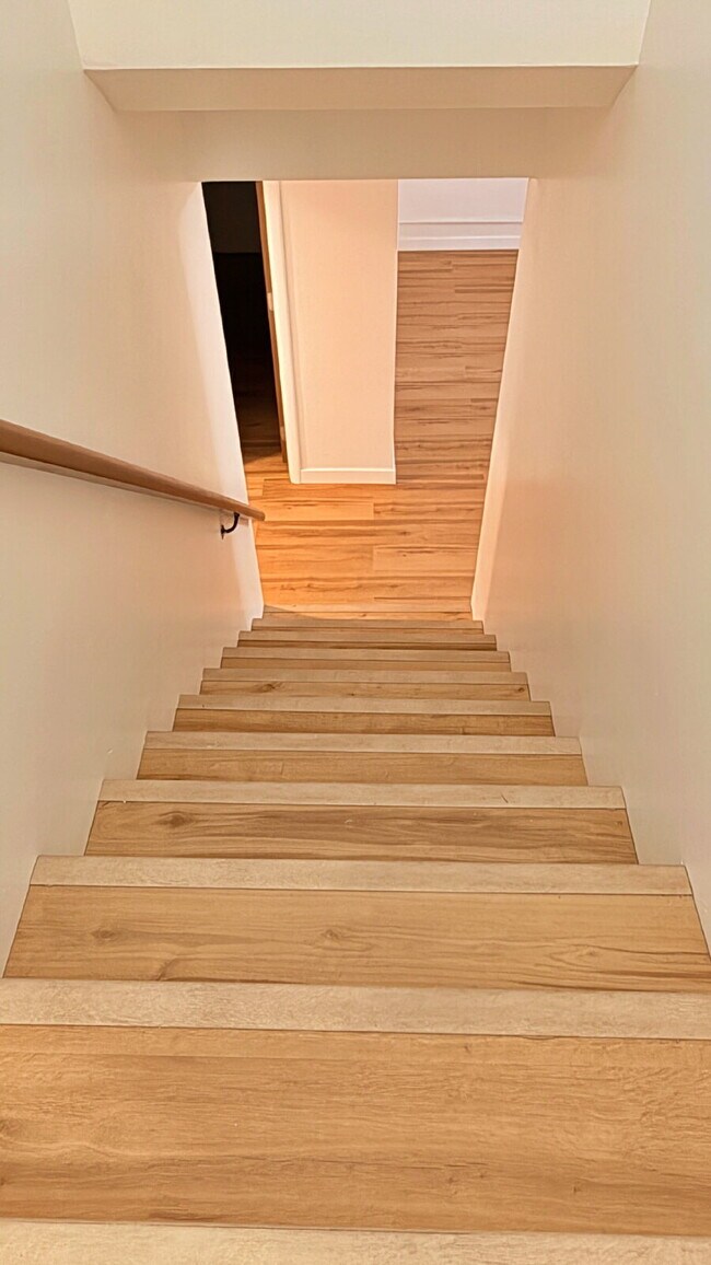 Building Photo - FANTASTIC REMODELED 3 Bed 2 Bath Home in Strayer & Shephards Park Hill Brand New Flooring New Car...