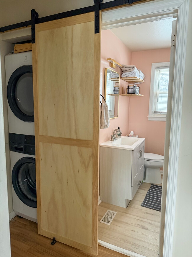 Building Photo - 204 Blanchard Pl