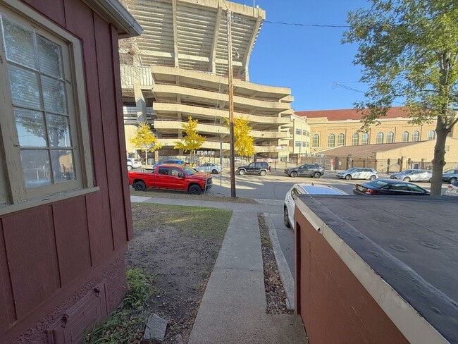 Building Photo - 42 N Breese Terrace