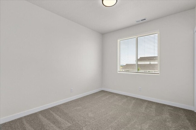 Building Photo - Newly Constructed Home with Spacious Layout