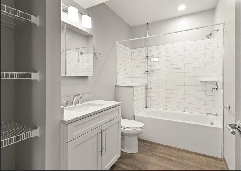 Building Photo - 18 Preble St