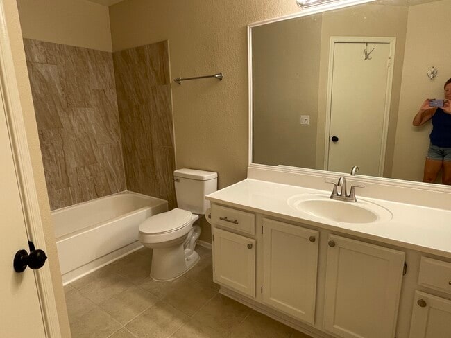 main bathroom - 7632 W Pershing Ave