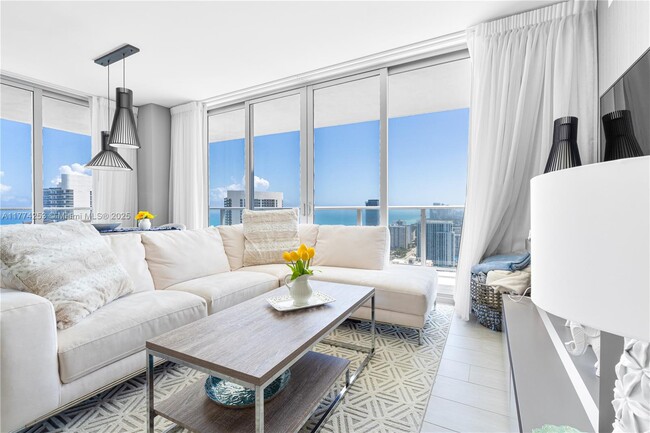 Primary Photo - 4010 S Ocean Dr