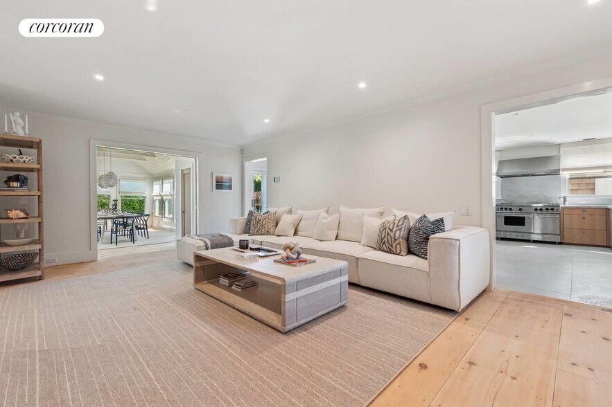 Building Photo - 25 Jobs Ln