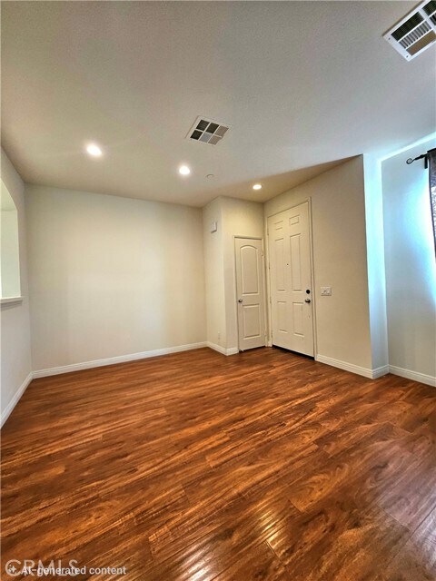 Building Photo - 37 Bijou