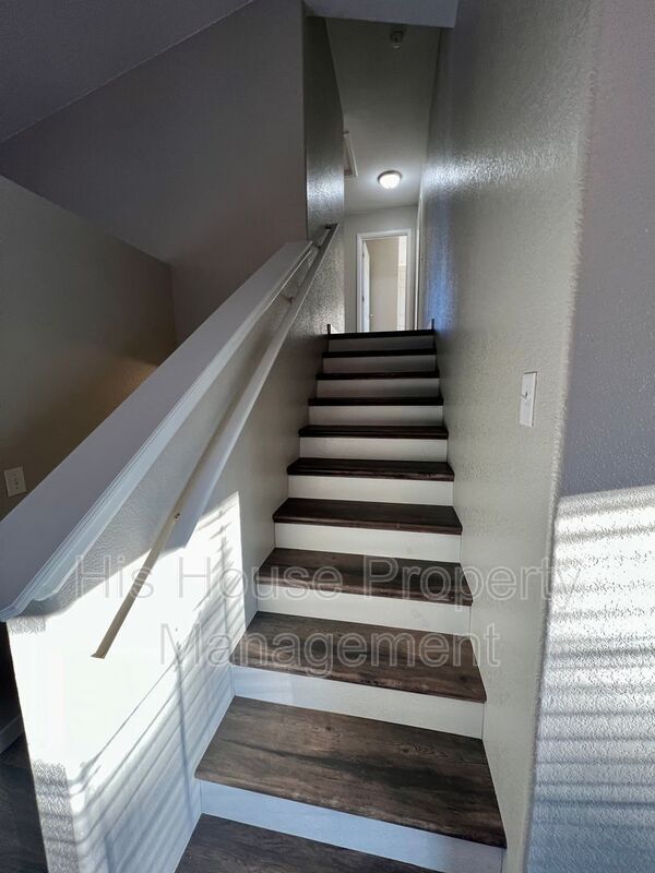 Building Photo - 1715 86th Ave